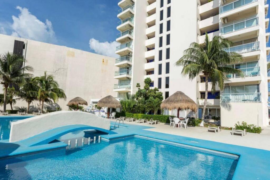 Beach Front Renewed Apartment Канкун Экстерьер фото
