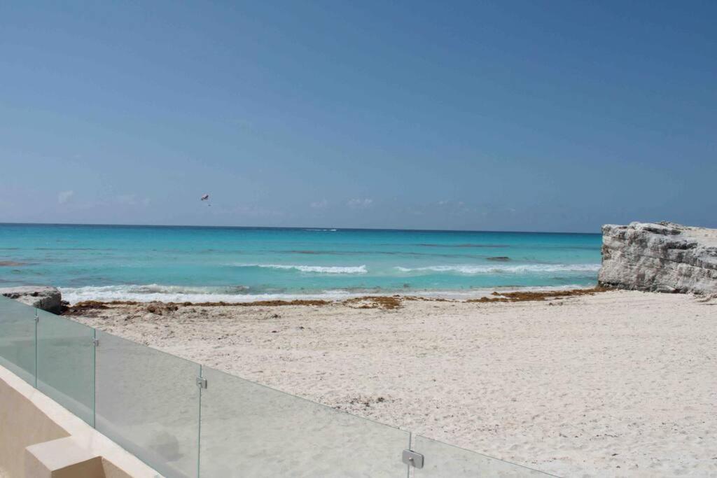 Beach Front Renewed Apartment Канкун Экстерьер фото